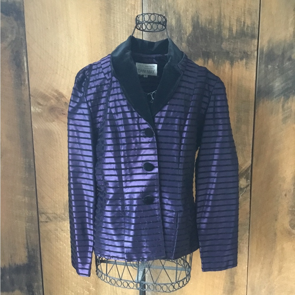Dani Max Velvet Stripe Blazer
